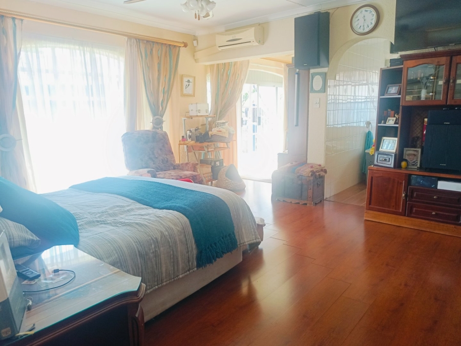 4 Bedroom Property for Sale in Wilkoppies North West